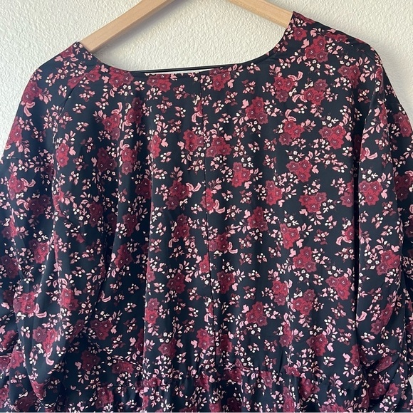 Eloquii Elements Black Burgundy Floral Long Sleeve V Neck Peplum Top- Size 16 - Picture 7 of 11